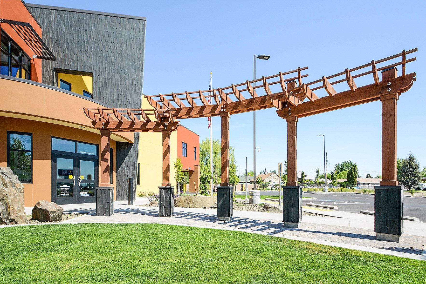 Exteriors Image -5c8264e84bb84